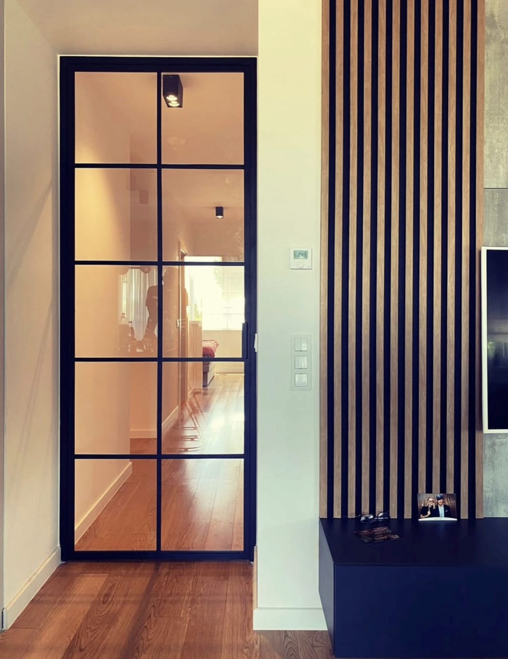 Internal pivot steel door